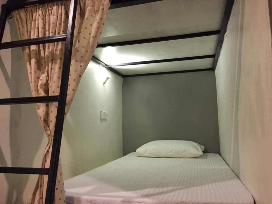 קוצ'ינג Sunset Homestay - Backpacker Hostel Self Checkin מראה חיצוני תמונה